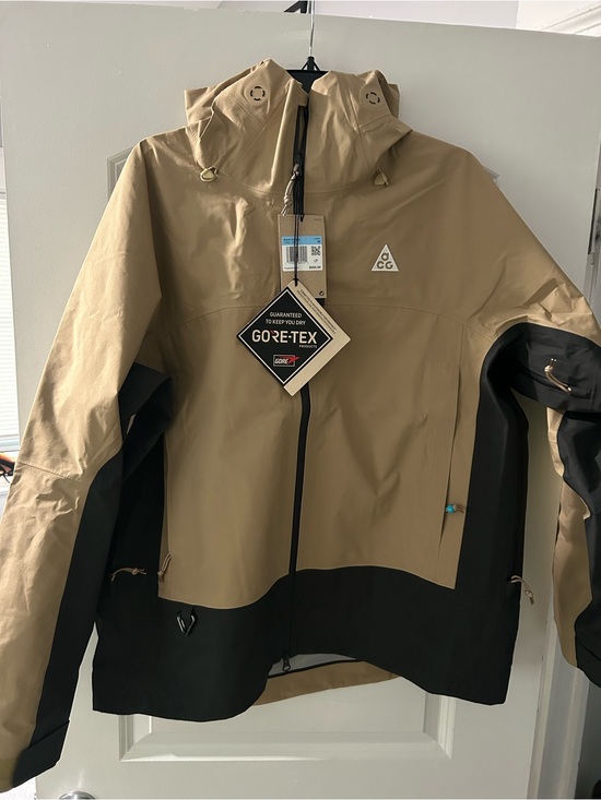 Nike ACG Other - Nike ACG Tan and Black GORE-TEX Performance Jacket